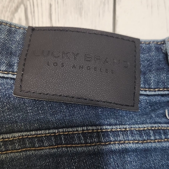 Lucky Brand womens dark wash jeans size 12/31 Regular - Picture 3 of 9